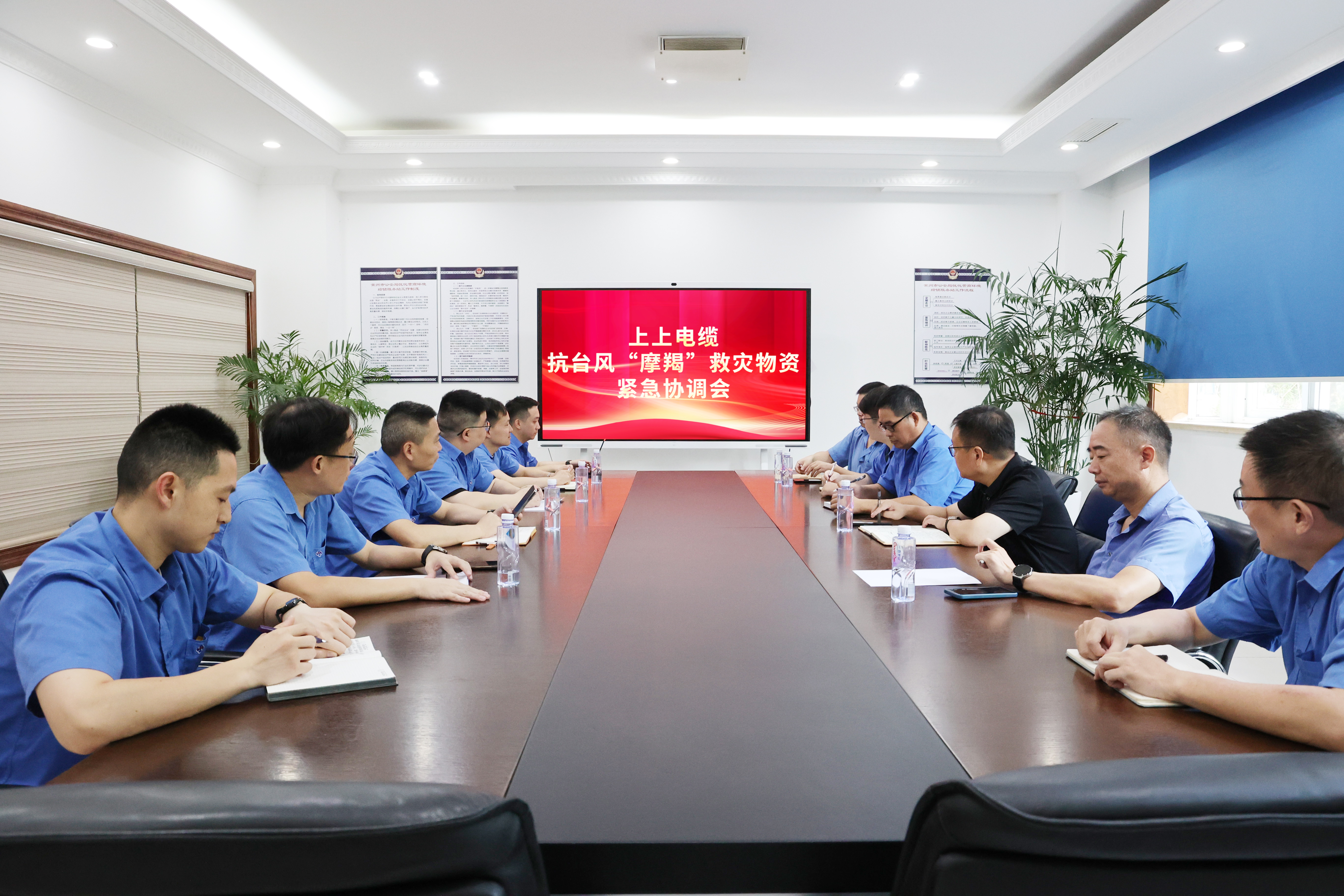 凯时电力物资紧迫运往海南